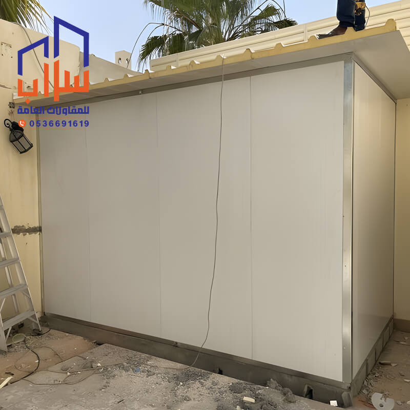 ملاحق ساندوتش بانل